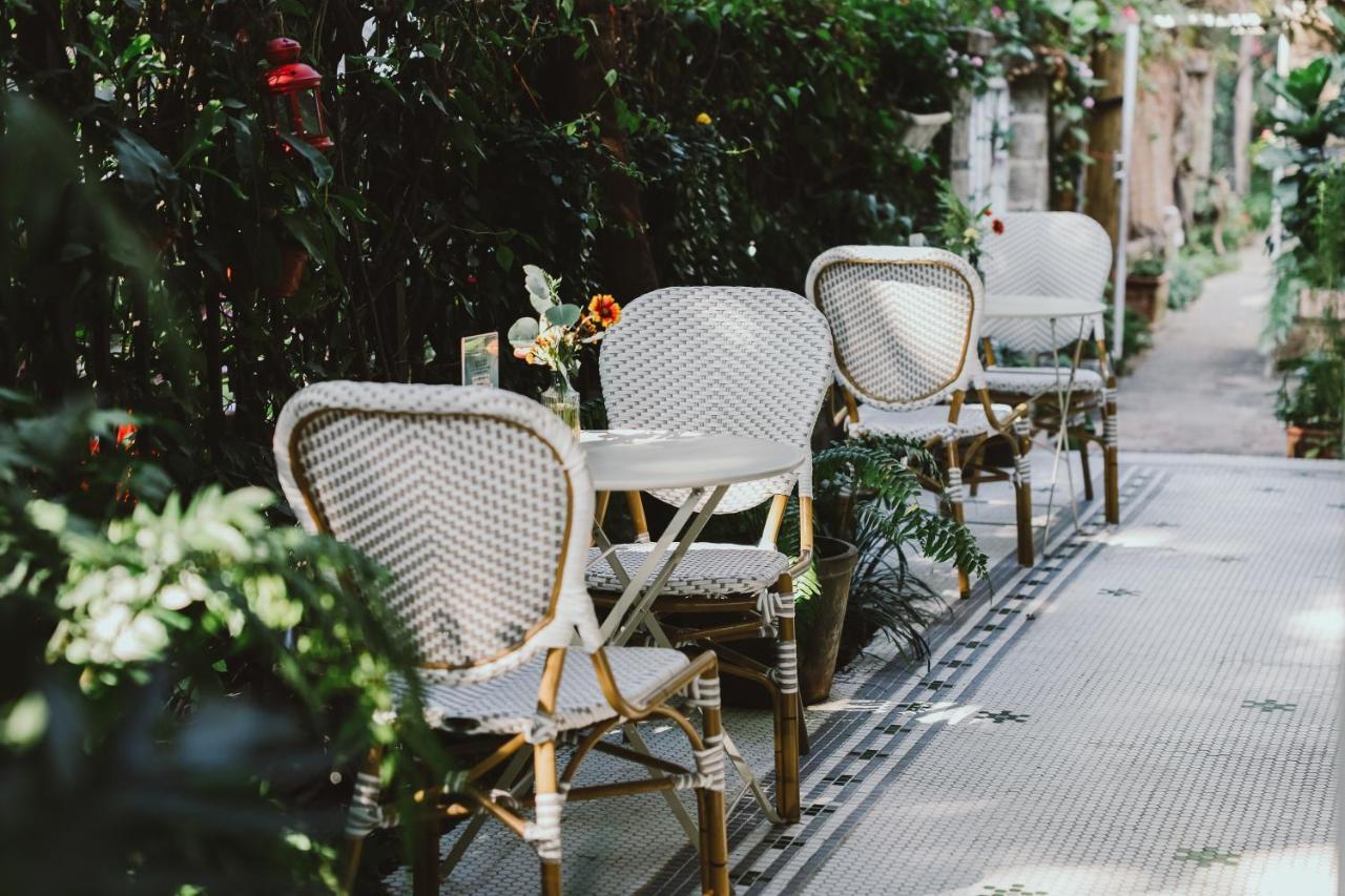 Shenzhen No'6 Garden Villa --French Window With Garden View,Close To Sea World &Shekou Ferry Port &K11 Ecoast &Subway Nearby ,Offer Western Food And Coffee &English Speaking With Tour Services Exteriör bild