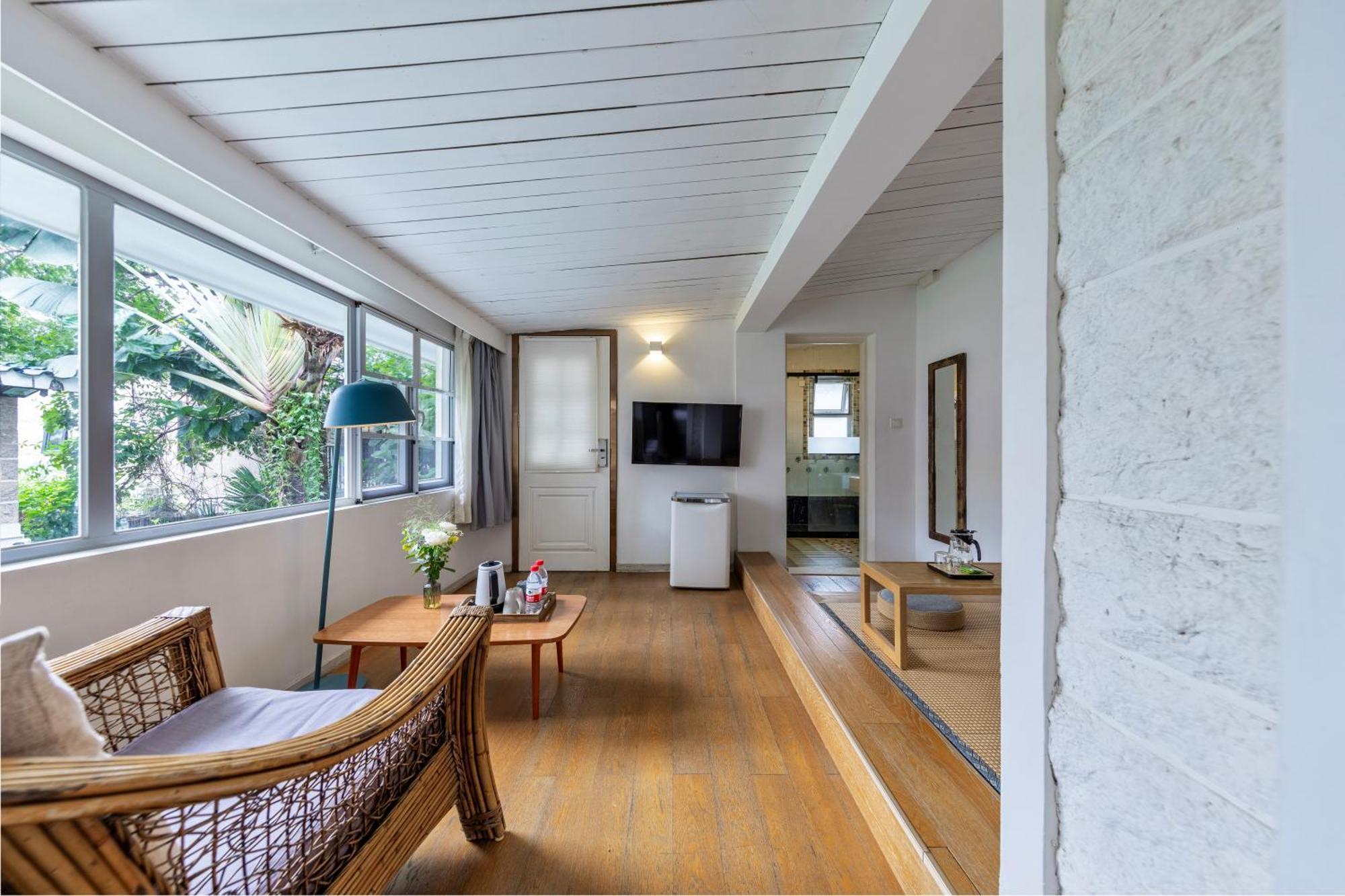 Shenzhen No'6 Garden Villa --French Window With Garden View,Close To Sea World &Shekou Ferry Port &K11 Ecoast &Subway Nearby ,Offer Western Food And Coffee &English Speaking With Tour Services Exteriör bild