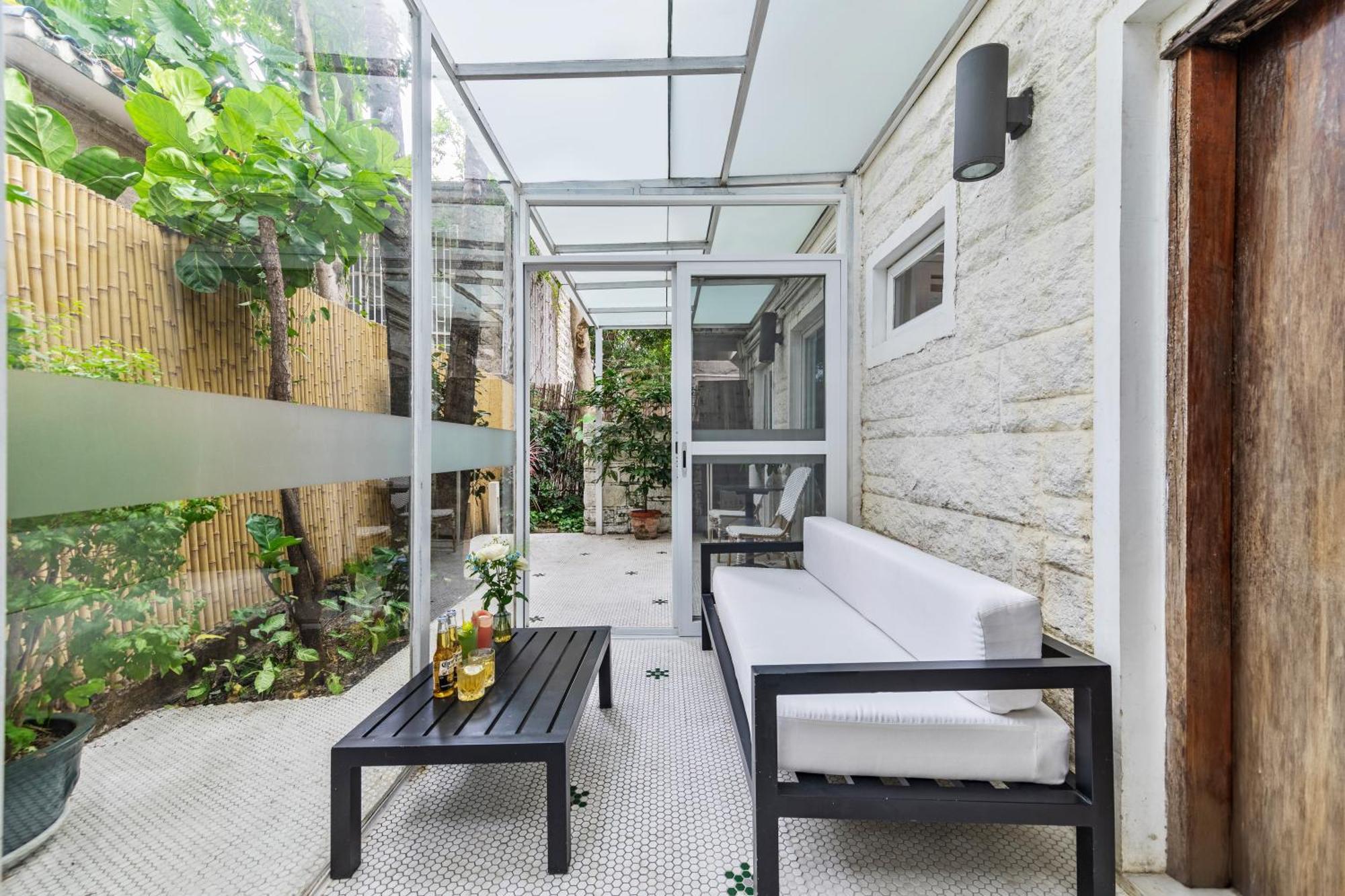 Shenzhen No'6 Garden Villa --French Window With Garden View,Close To Sea World &Shekou Ferry Port &K11 Ecoast &Subway Nearby ,Offer Western Food And Coffee &English Speaking With Tour Services Exteriör bild