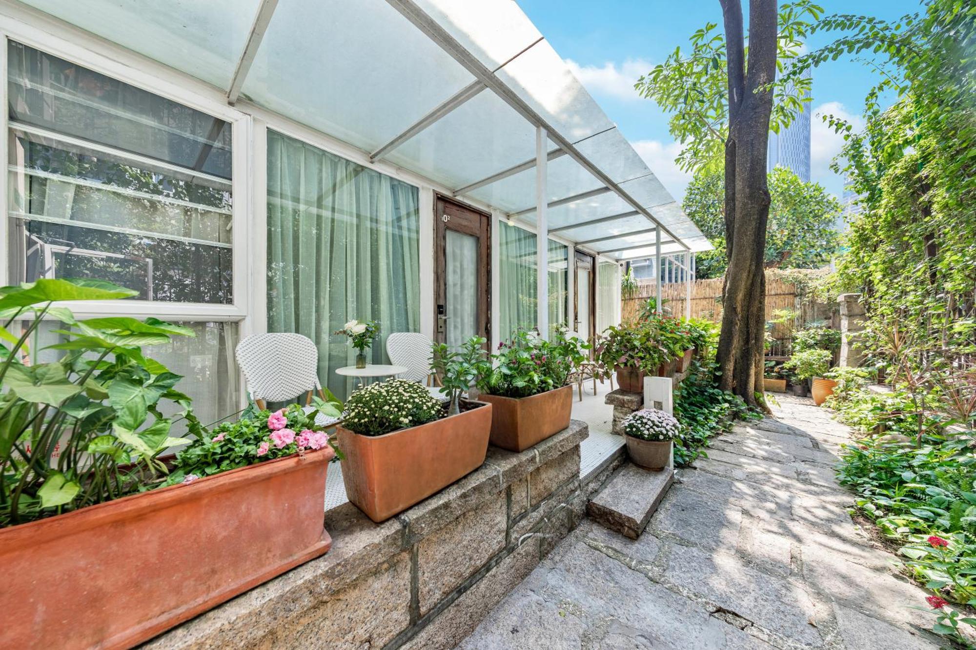 Shenzhen No'6 Garden Villa --French Window With Garden View,Close To Sea World &Shekou Ferry Port &K11 Ecoast &Subway Nearby ,Offer Western Food And Coffee &English Speaking With Tour Services Exteriör bild